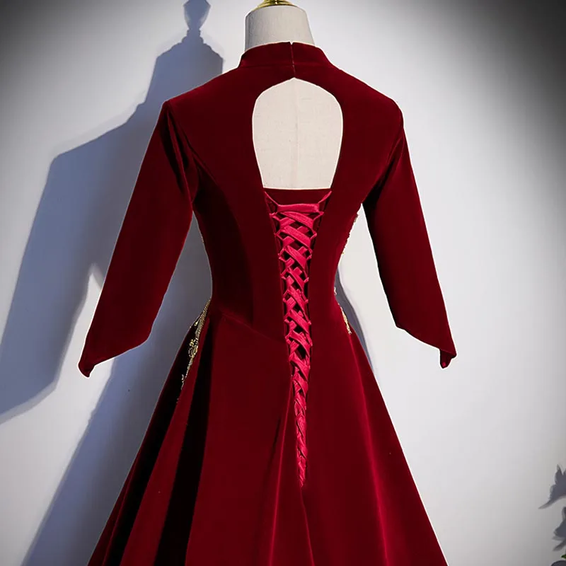 Рисунок 6 - Вечернее платье с V-образным вырезом