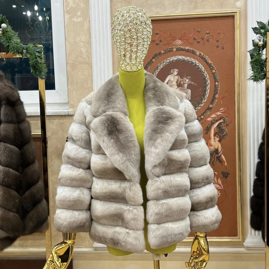 

Женское зимнее пальто из натурального меха шиншиллы