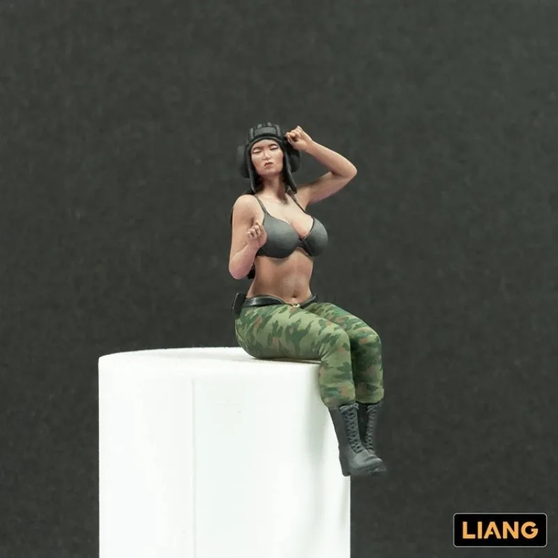 Фото LIANG-F005 Масштабная модель девушки-танкистки 1/35, неокрашенная, из смолы, для создания военных диорам №5