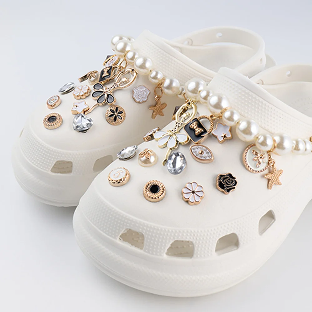 Amazons Hot Selling Pearl White New Croc Charm Dancing Girls Chain Fashion Luxury Shoe Buckle Jibz Decorations for Girl Boy Gift
