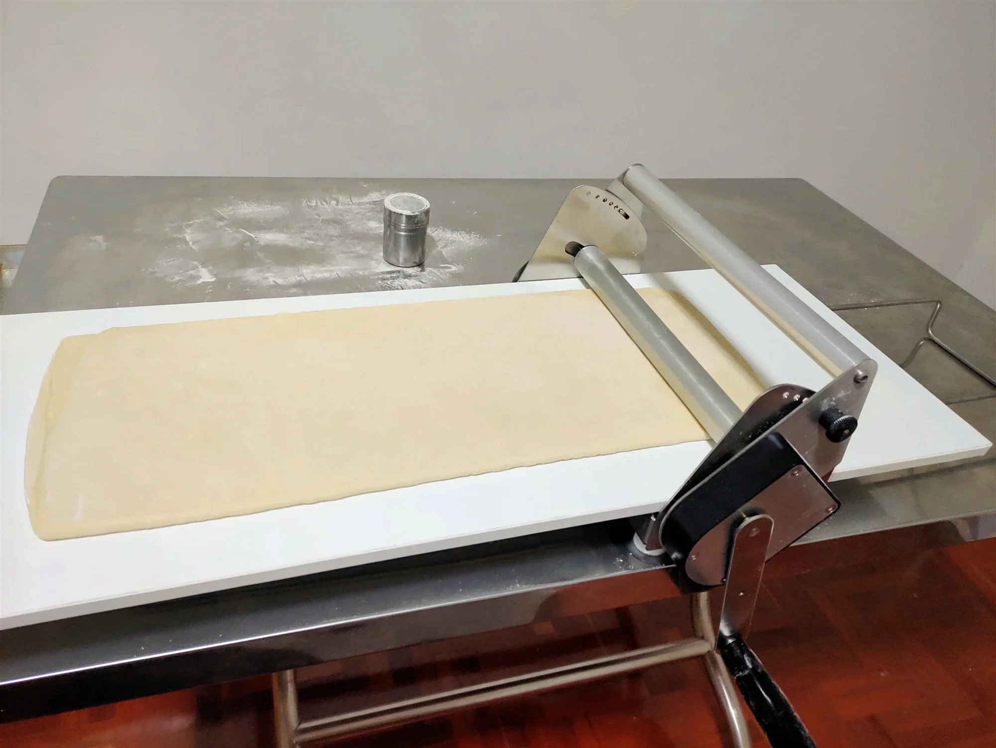 Для мини-кондитерских изделий портативный небольшой Настольный ручной ролик для