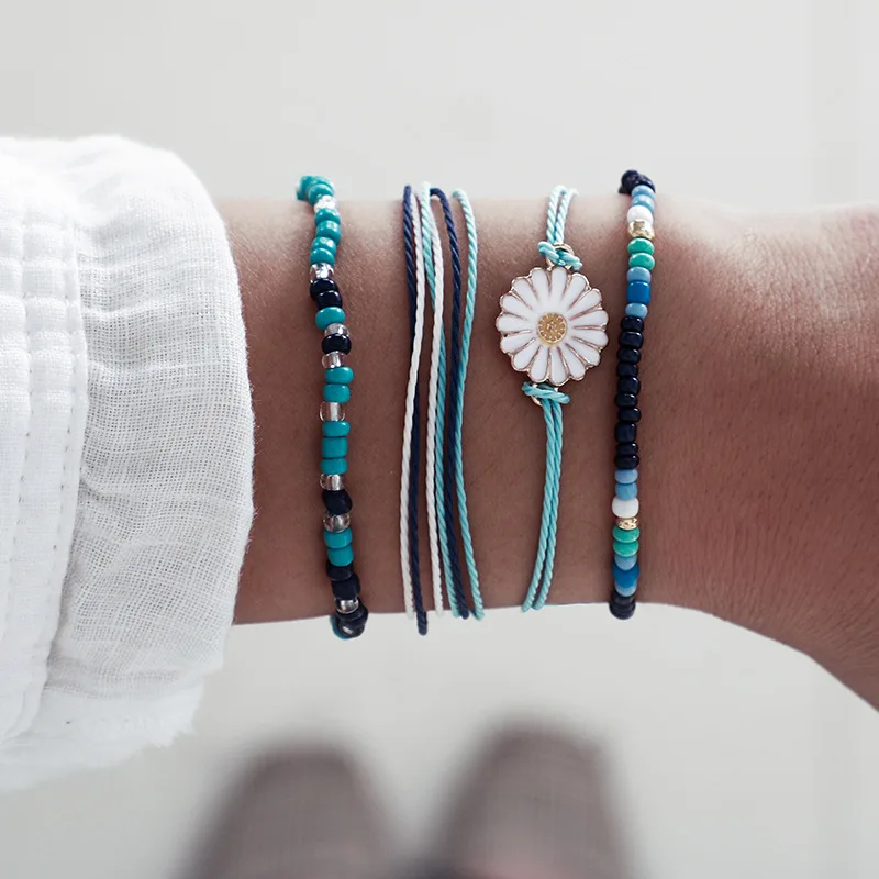 

New 2022 Flower Rice Bead Bracelet Set Ladies Hand Woven 4 Piece Bracelet Set