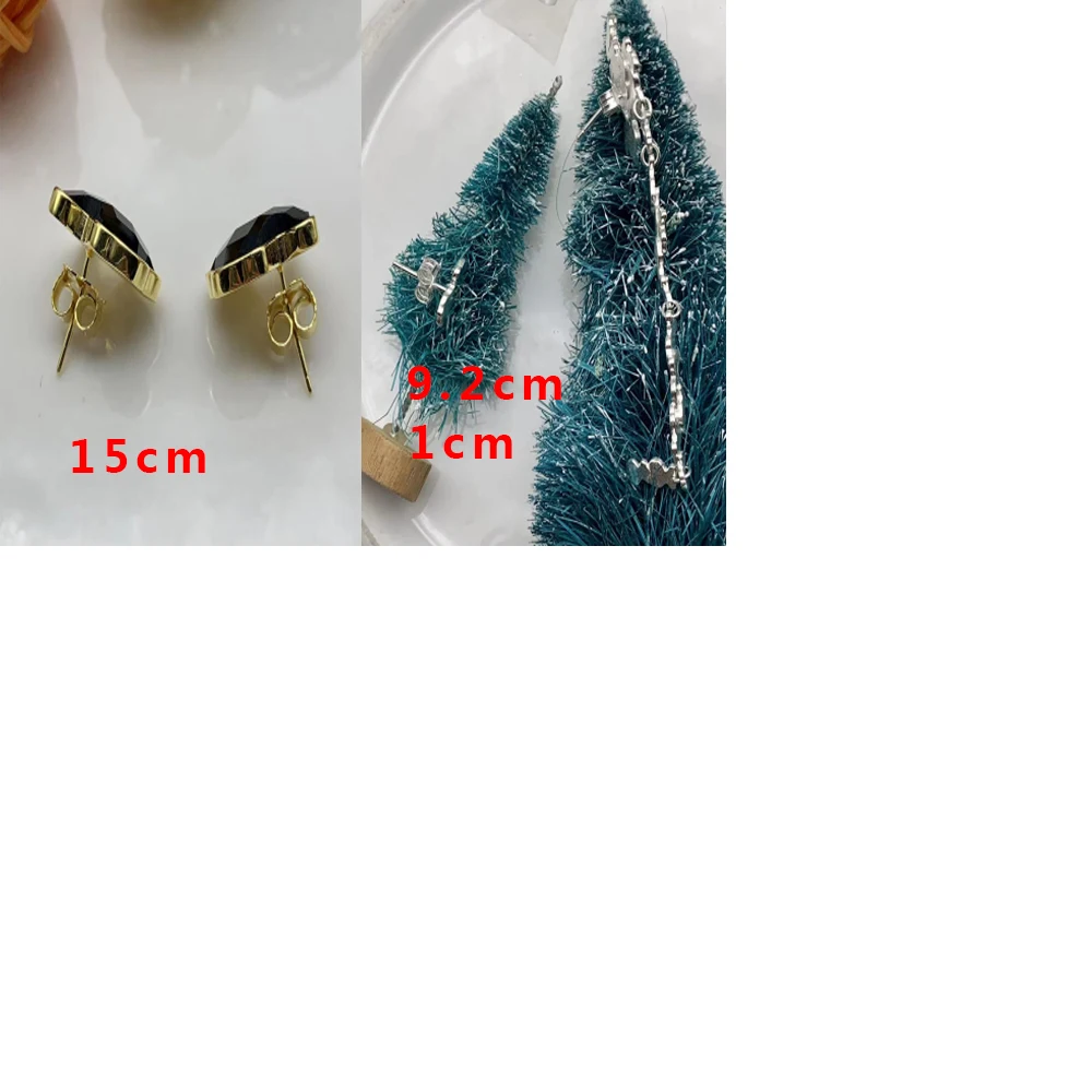 

Женские серьги в виде медведя из серебра 2022 пробы