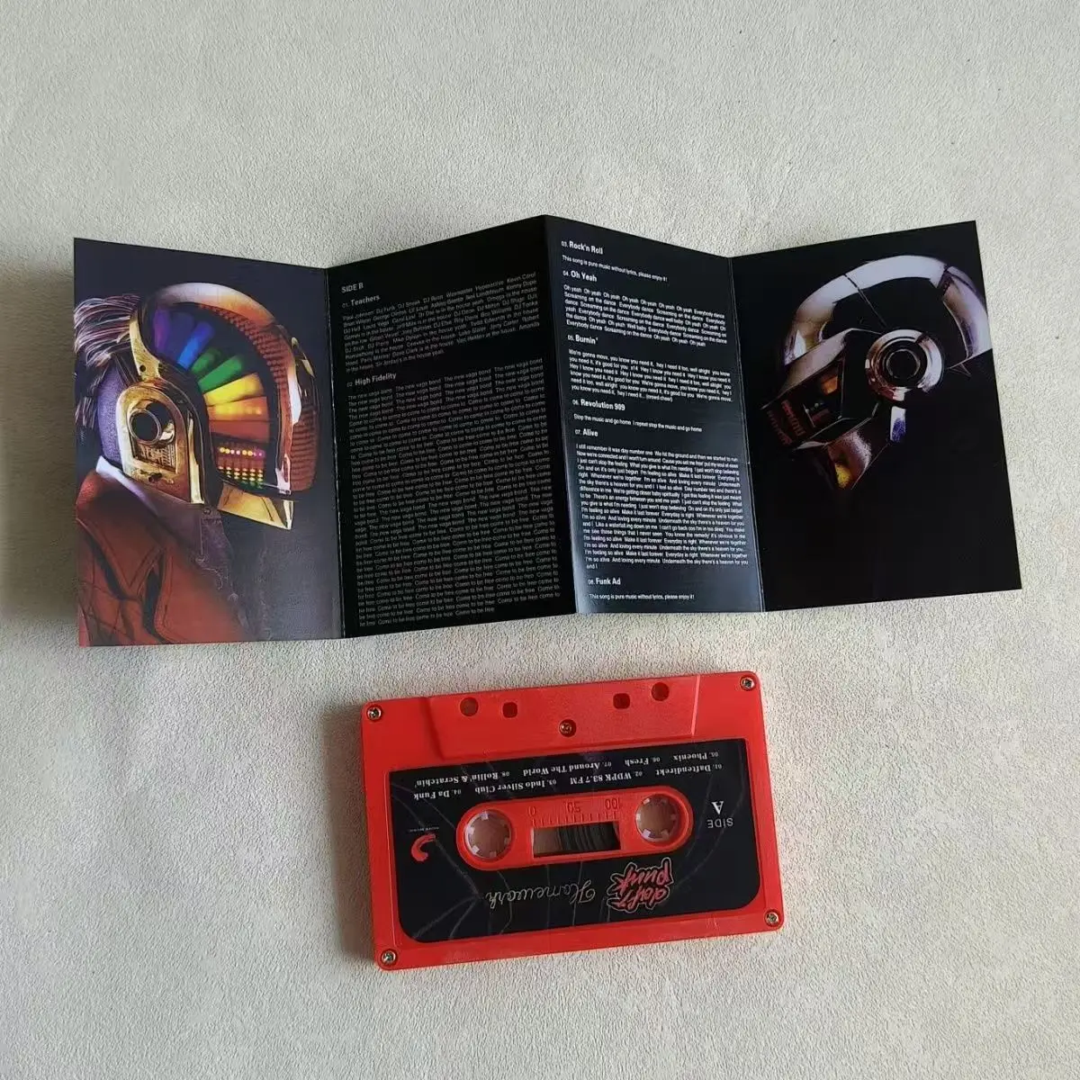 Фото DJ Daft Punk Thomas Bangalter Музыкальная лента Домашнее задание Альбом Discovery 3 шт. Кассеты Косплей Walkman Рекордер Автомобильный Soundtracks Box №4
