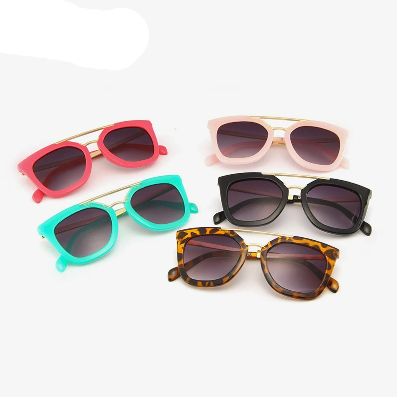 

Детские солнцезащитные очки с металлическими дужками, с защитой UV400