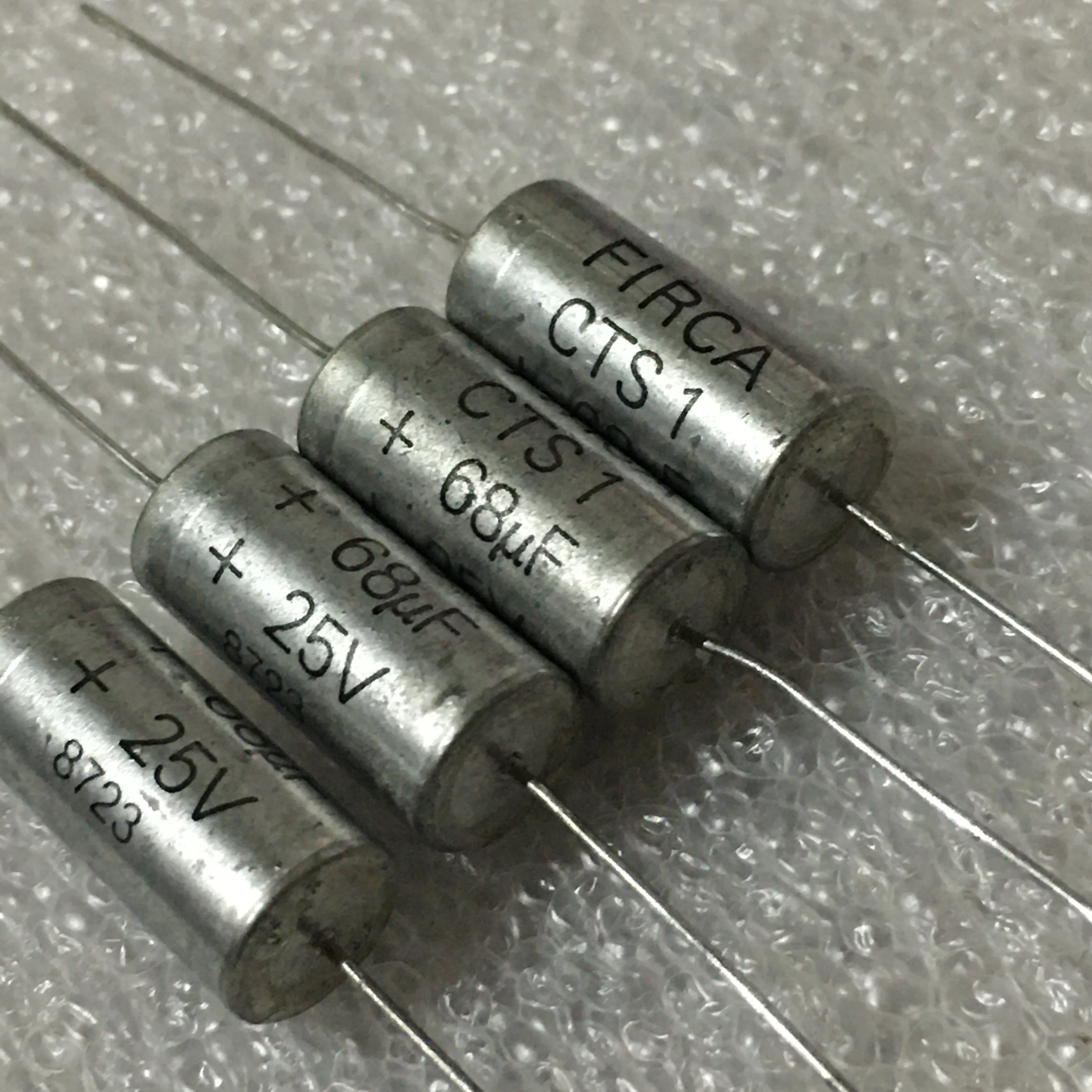 F I R C A CTS 1 серия 68 мкФ 25V Fever аудио Танталовый электролитический конденсатор шт.
