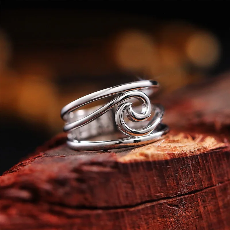 

Simple Fashion Geometric Alloy Wavy Glossy Ring for Women Girl Party Jewelry Gift