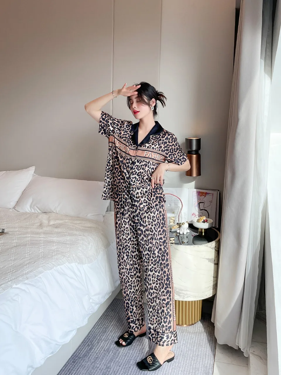[Women's pajamas] [high-quality]Spring and summer new sexy ice silk pajamas female couple leopard print temptation home clothes
