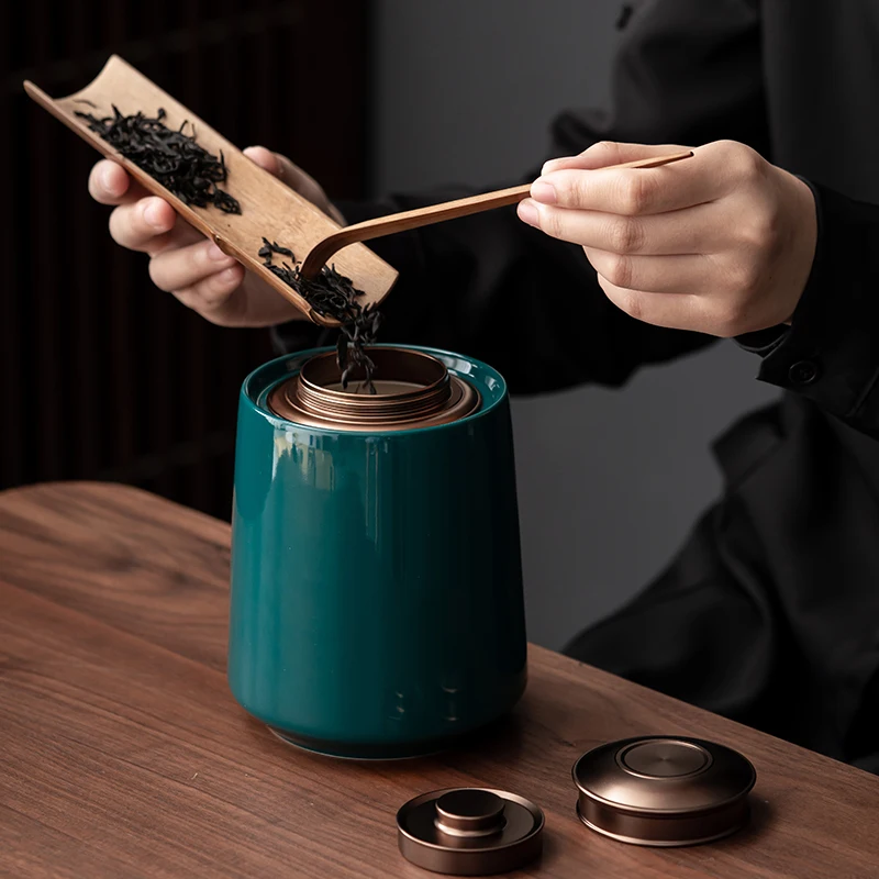 Зеленая керамическая банка для чая с металлической винтовой крышкой герметичная