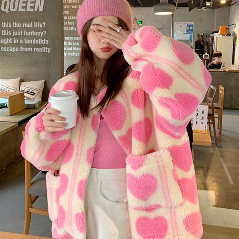 

Женская куртка Тедди из искусственного меха с розовым сердечком, верхняя одежда, Женское пальто, зимние пальто, японская и корейская мода, к...
