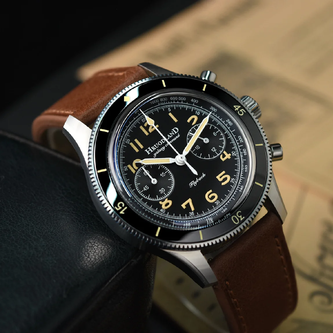 

Hruodland New Fashion Casual Men's Quartz Watch Sapphire Glass Luminous Brown Leather Strap Stainless Steel Wristwatch for Male