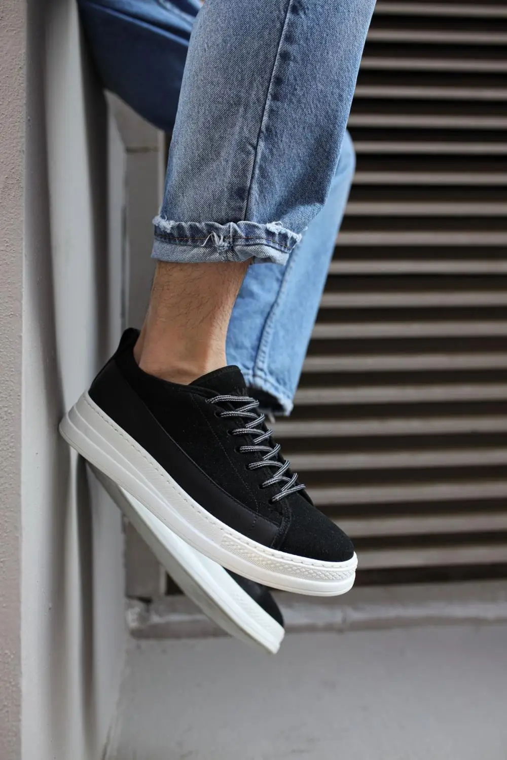 

Knack Sneakers shoes 010 black suede (white base)