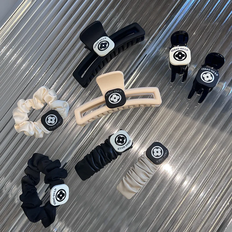 

Advanced Flower Clasp Back Spoon Design Shark Clasp Small Clasp