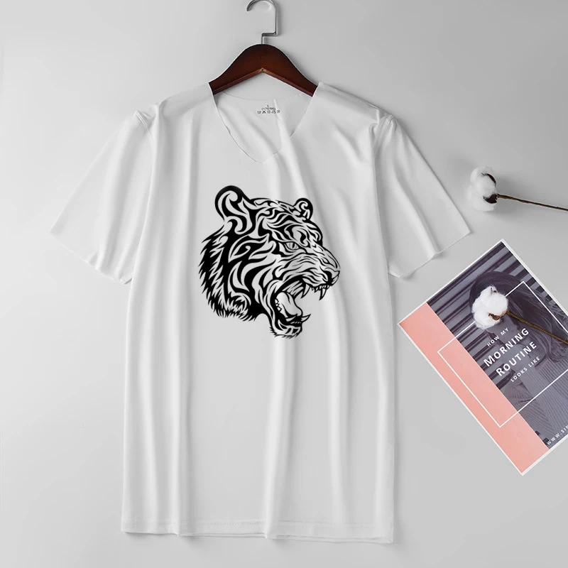 

Футболка мужская с коротким рукавом и V-образным вырезом