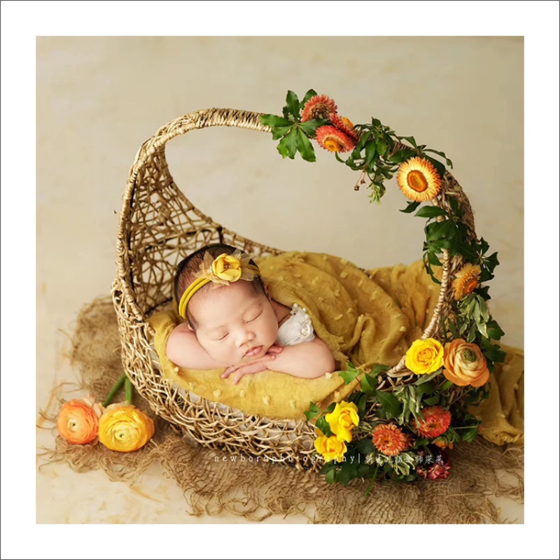 Straw Rope Hollow Handle Big Basket Newborn Photography Props Hand-woven Natural Material Baby Growth Photo Commemorative