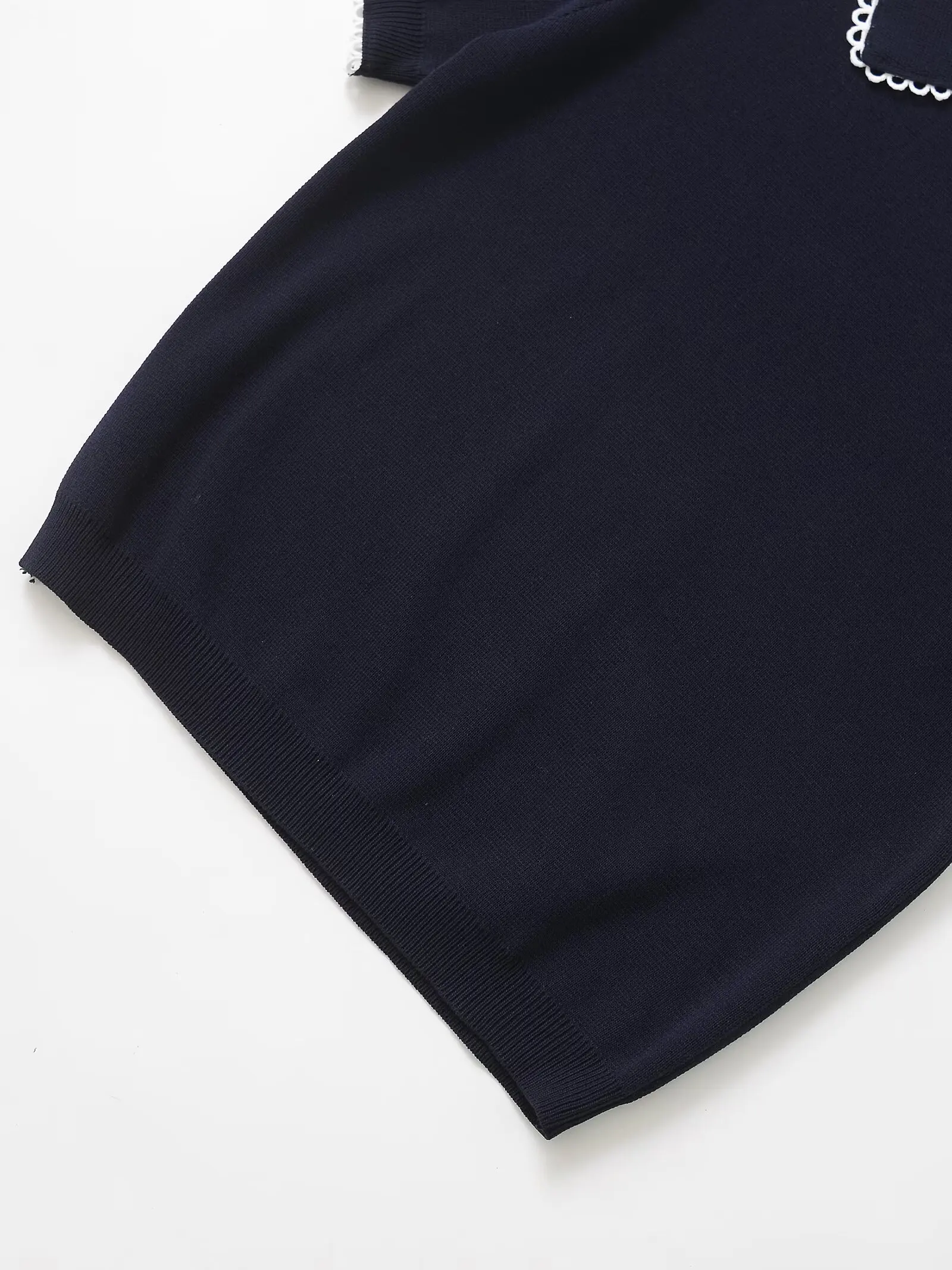 Maxdutti Минималистичная темно-синяя футболка с короткими рукавами женская