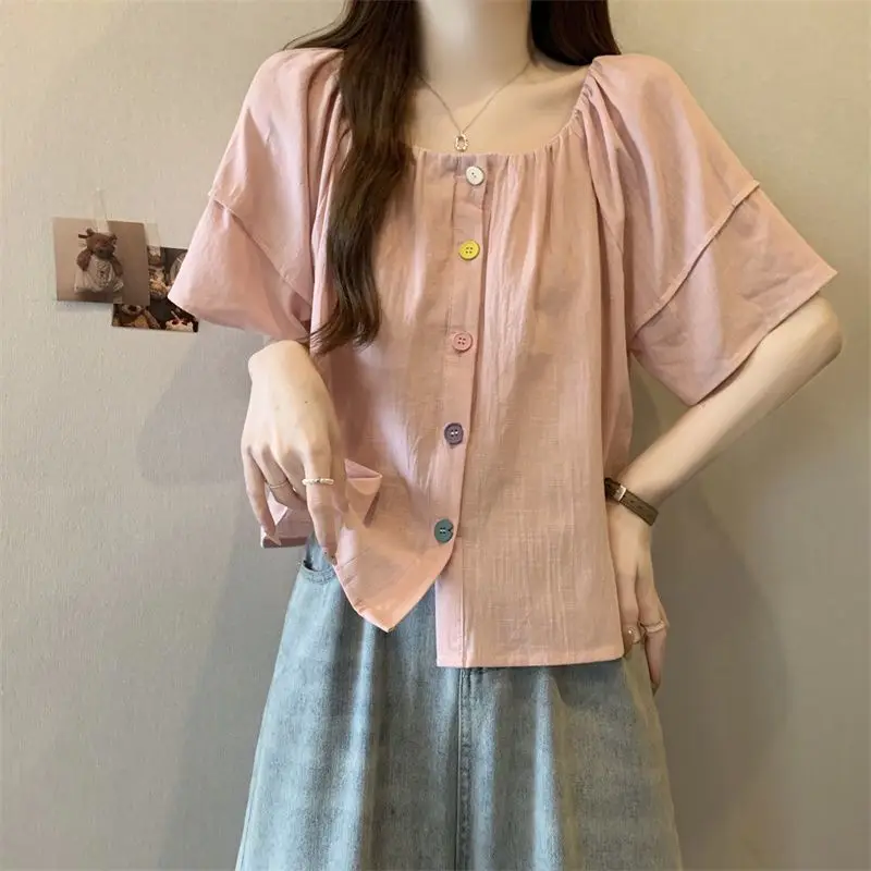 Блузка женская однотонная плиссированная с коротким рукавом и круглым вырезом