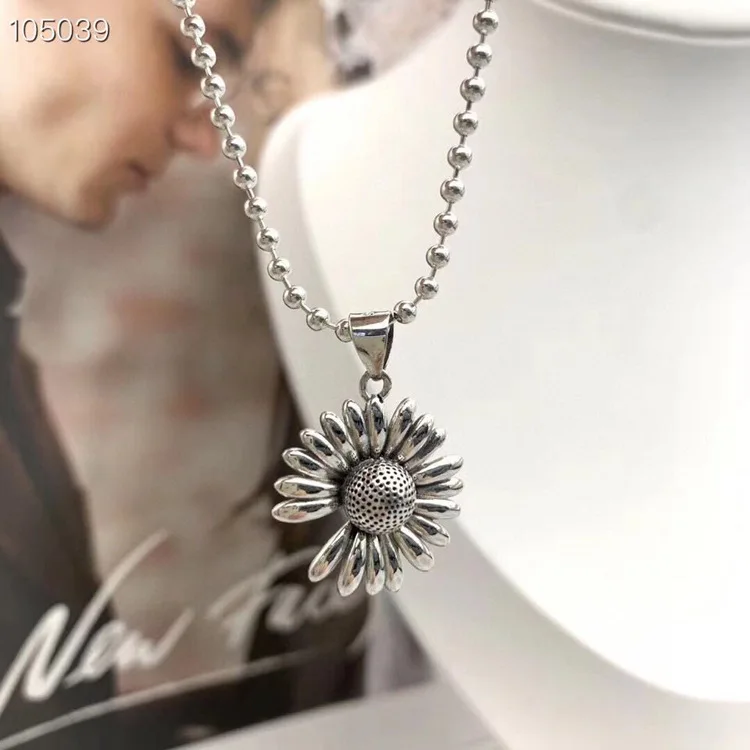 

S925 pure silver Daisy chain necklace female hip-hop clavicle sunflower celebrity ancient vintage silver