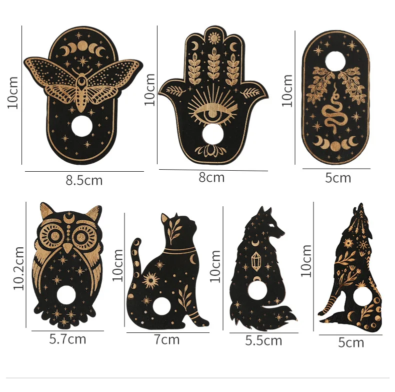 Декоративный деревянный подсвечник с резьбой