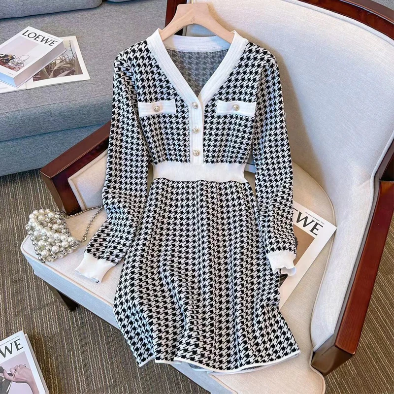 

Temperament V-Neck Single-Breasted French Autumn Pretty Houndstooth Comfortable Long Sleeves Waist Fashion Knitted Slim Dress