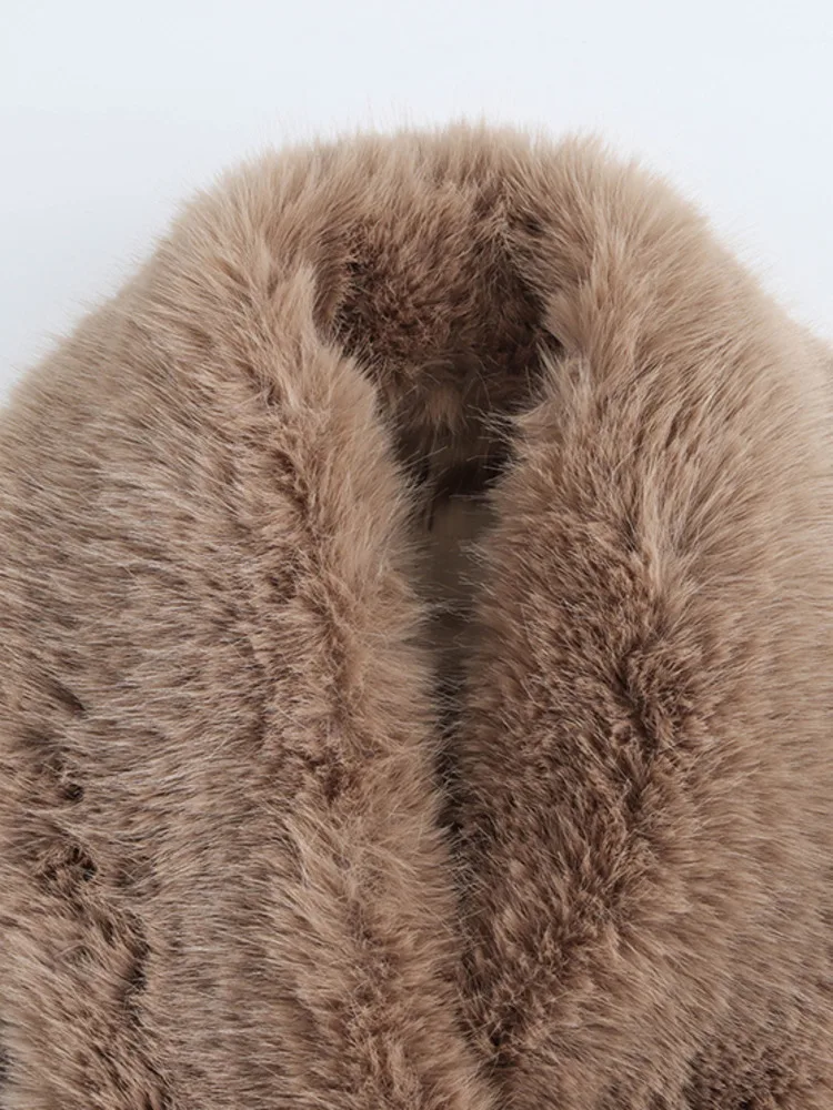 Женское шерстяное пальто с меховым воротником и длинными рукавами