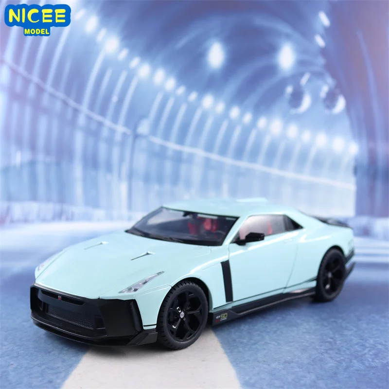 

1:18 Nissan GTR50 Supercar Simulation Diecast Metal Alloy Model car With Spray Sound Light Pull Back Collection Kids Toy Gift H7