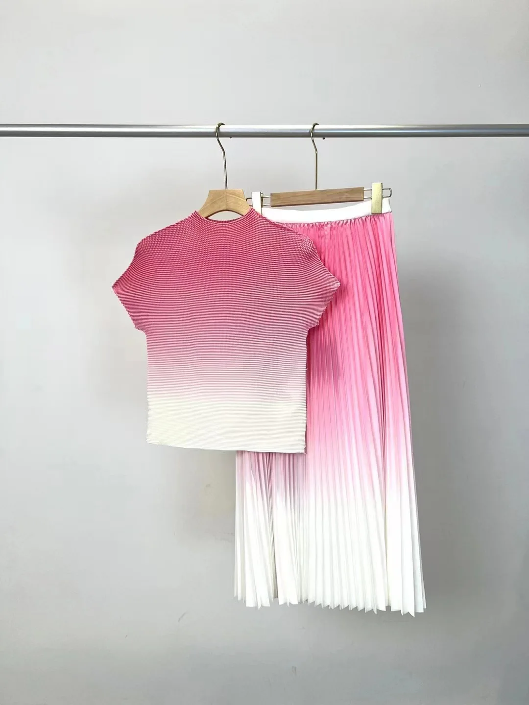 Женская плиссированная юбка с градиентом и облегающий плиссированный топ