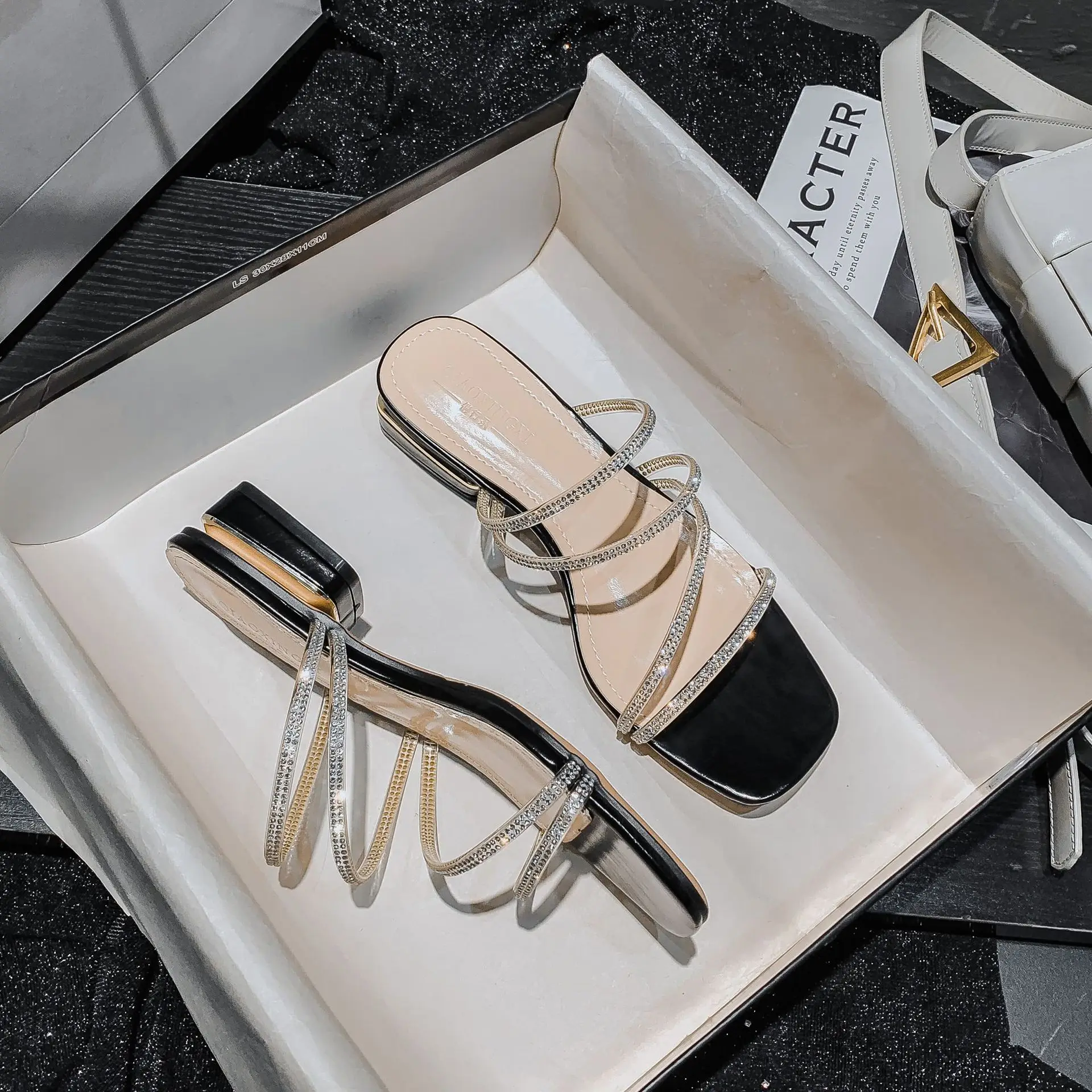 

2022 New Luxury Rhinestone Women's Sandals Elegant Chunky High Heels Open Toe Brand Gladiator Sandals Summer Party Ball Shoes