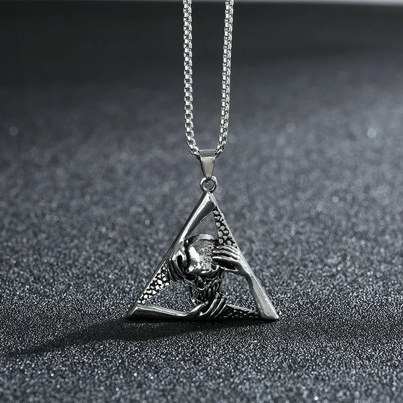 Мужское ожерелье с подвеской в виде головы Призрака и треугольника