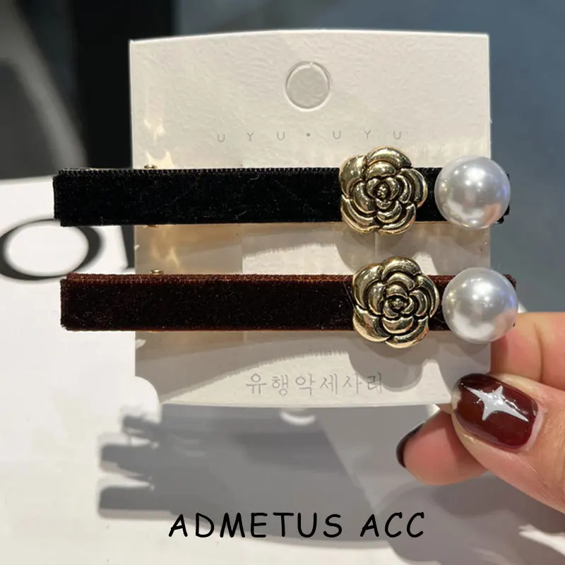 

Pearl Flocking In Black White Duckbill Clip Letter Bangs Hairpin Clip.