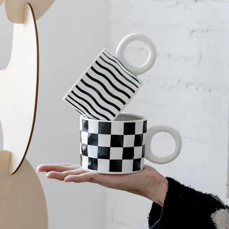 400ml Creative Hand-painted Ceramic Personality Coffee Mug Chessboard Design Tea Milk Breakfast Cup Home Office Dinkware |