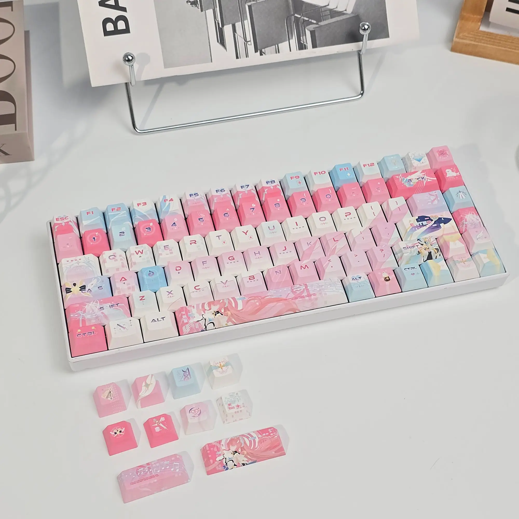 Фото 120 клавиш Aemeath Theme Keycap Wuthering Waves, аниме-кейкапы PBT DYE-Sub, профиль Cherry, для ANSI, Mad68, Wooting 60 №1