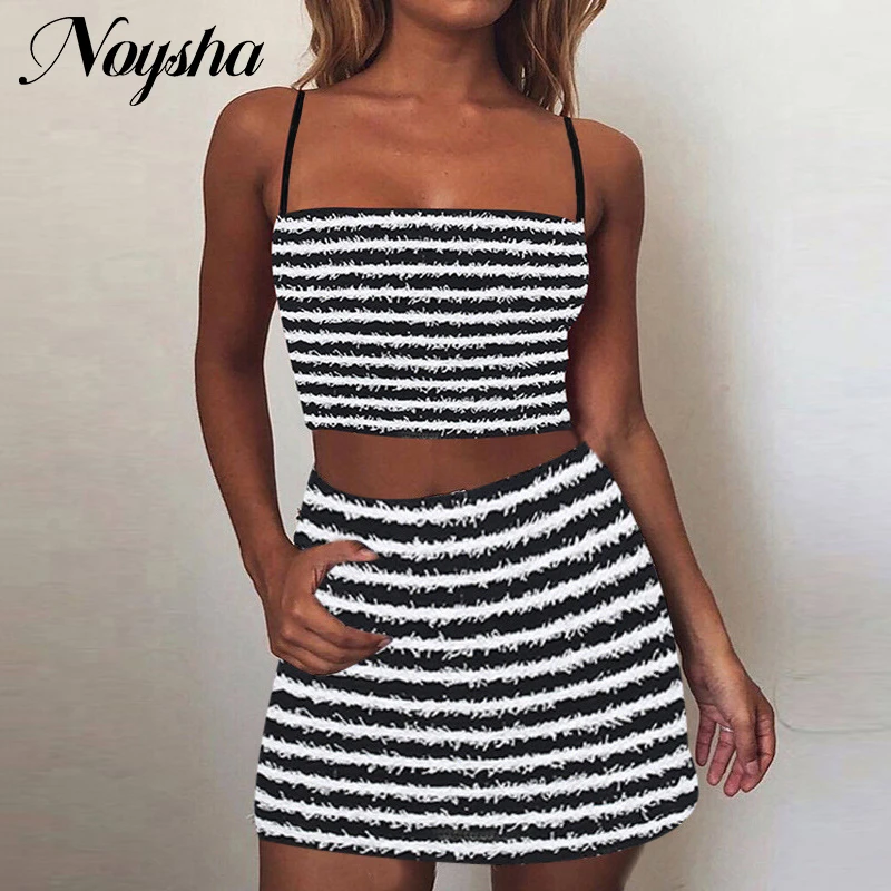 

Women's Summer Skirt Set Lady Fashion Striped Textured Halter Sleeveless Tops Half Skirt Two Piece Women Casual Resort Party Set