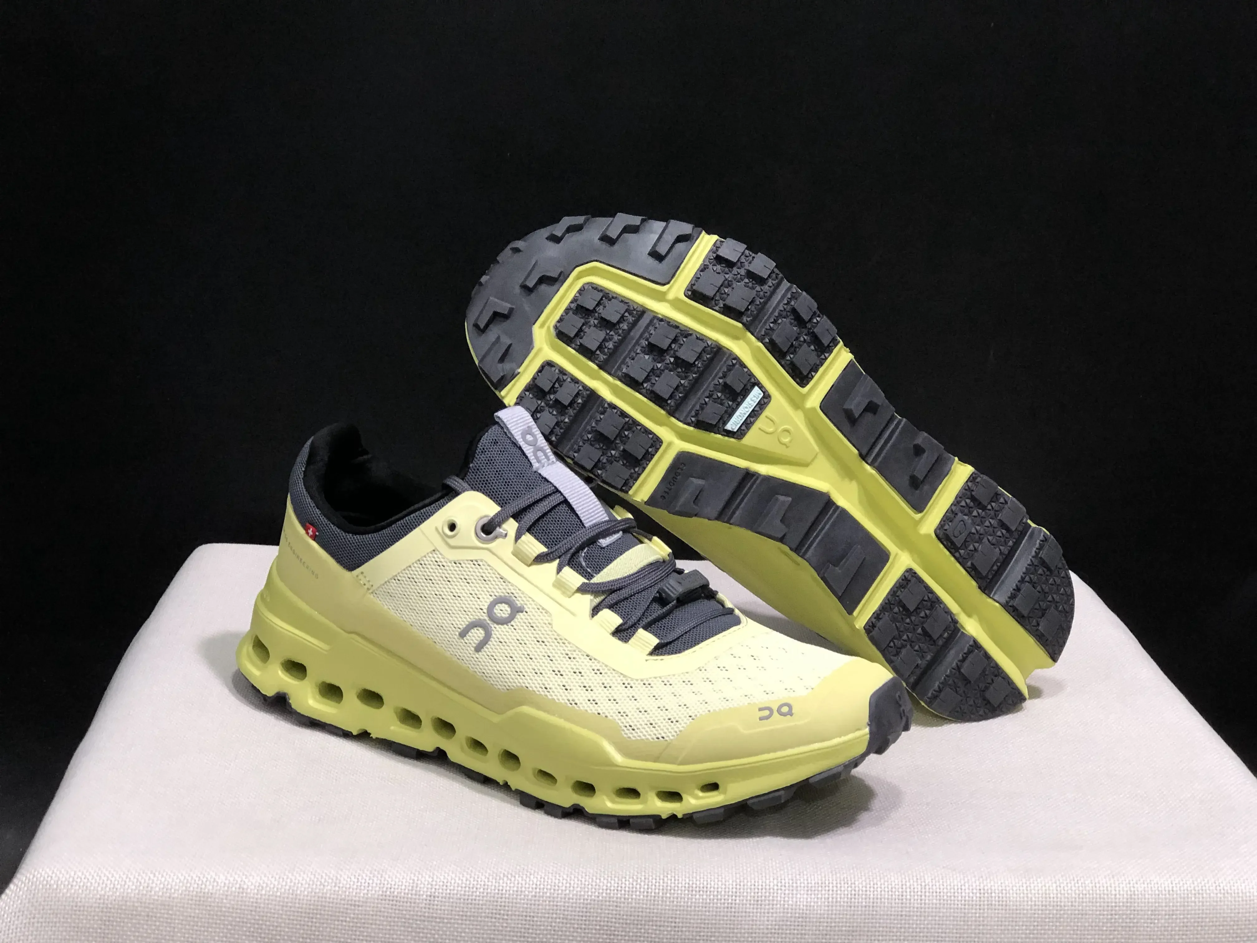 

Original On Cloud Ultra Men Women Shockproof Runner Shoes Unisex Breathable Ultralight Running Cushion Casual Sneakers