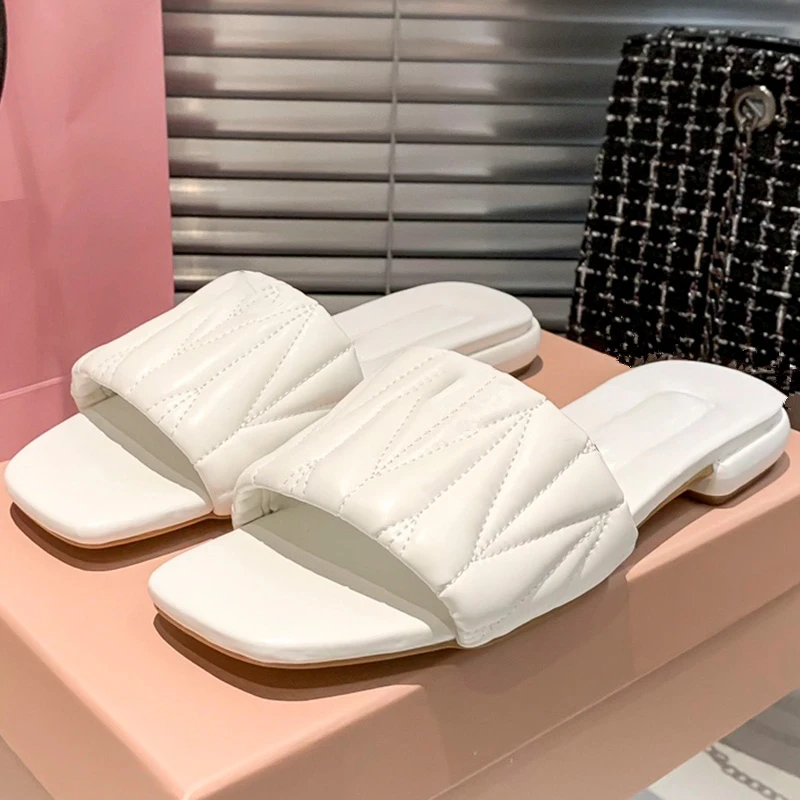 2023 summer European and American new flat square head non-slip fashion women's slippers