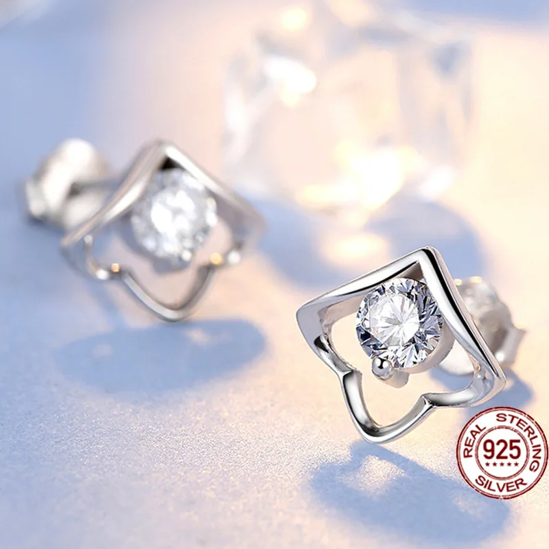 

Женские серьги-гвоздики из серебра 925 пробы