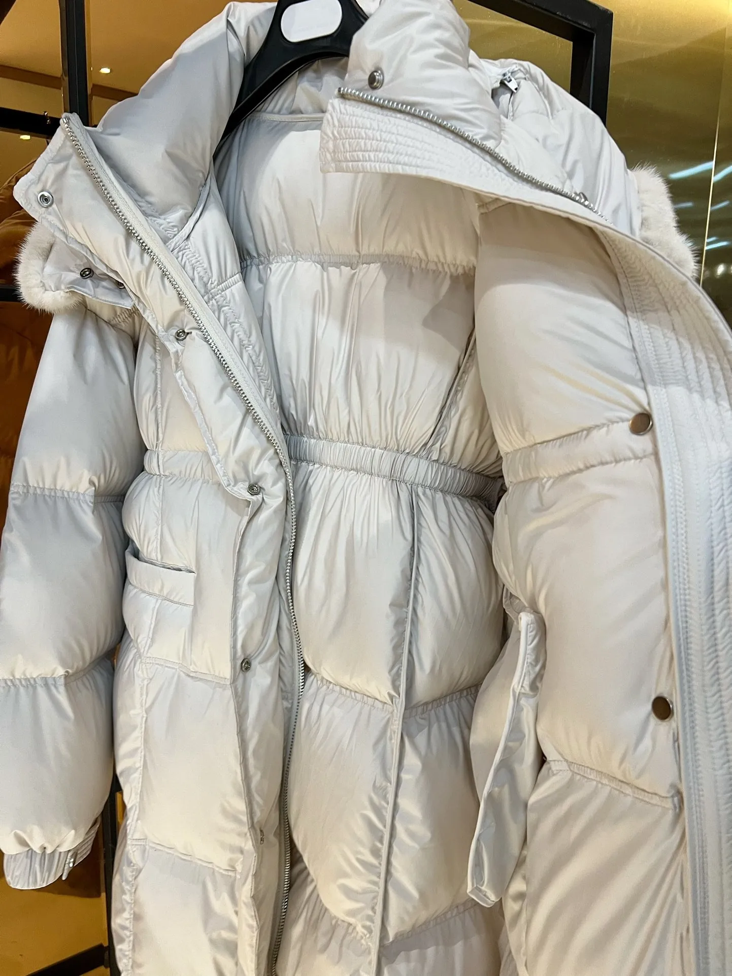 Рисунок 6 - Женская одежда 2023