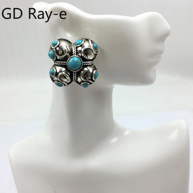 

Bohemia New Retro Nature Stone Clover Flower Earrings for Women Fashion Enamel Oil Inlaid Resin Exquisite Accessories Jewelry