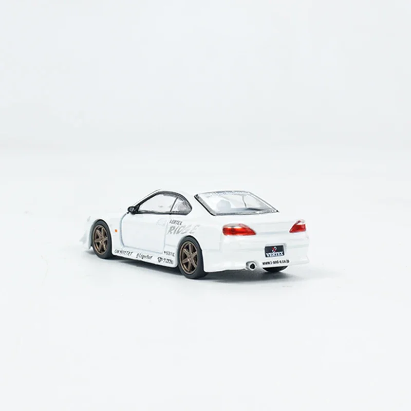 Модель литая автомобиля Tarmac Works 1/64 VERTEX Silvia S15