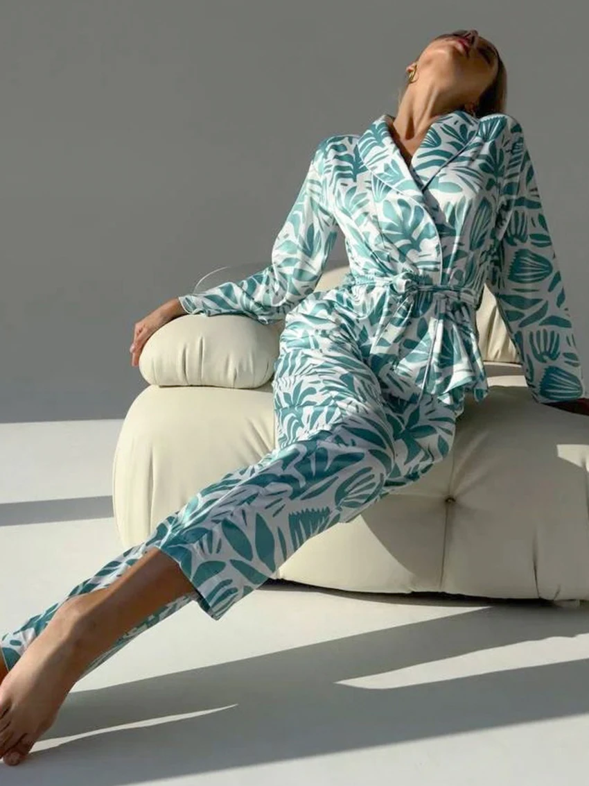 Рисунок 5 - Женский пижамный комплект Marthaqiqi