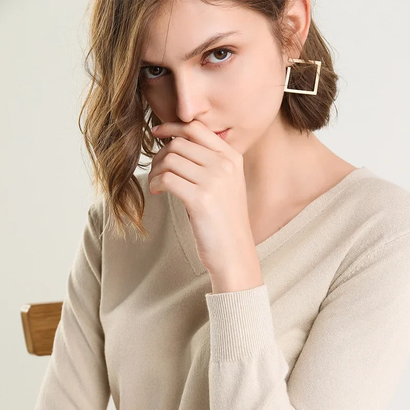 MRMT 2024 новый свитер женский пуловер с v-образным вырезом большой размер вязаная