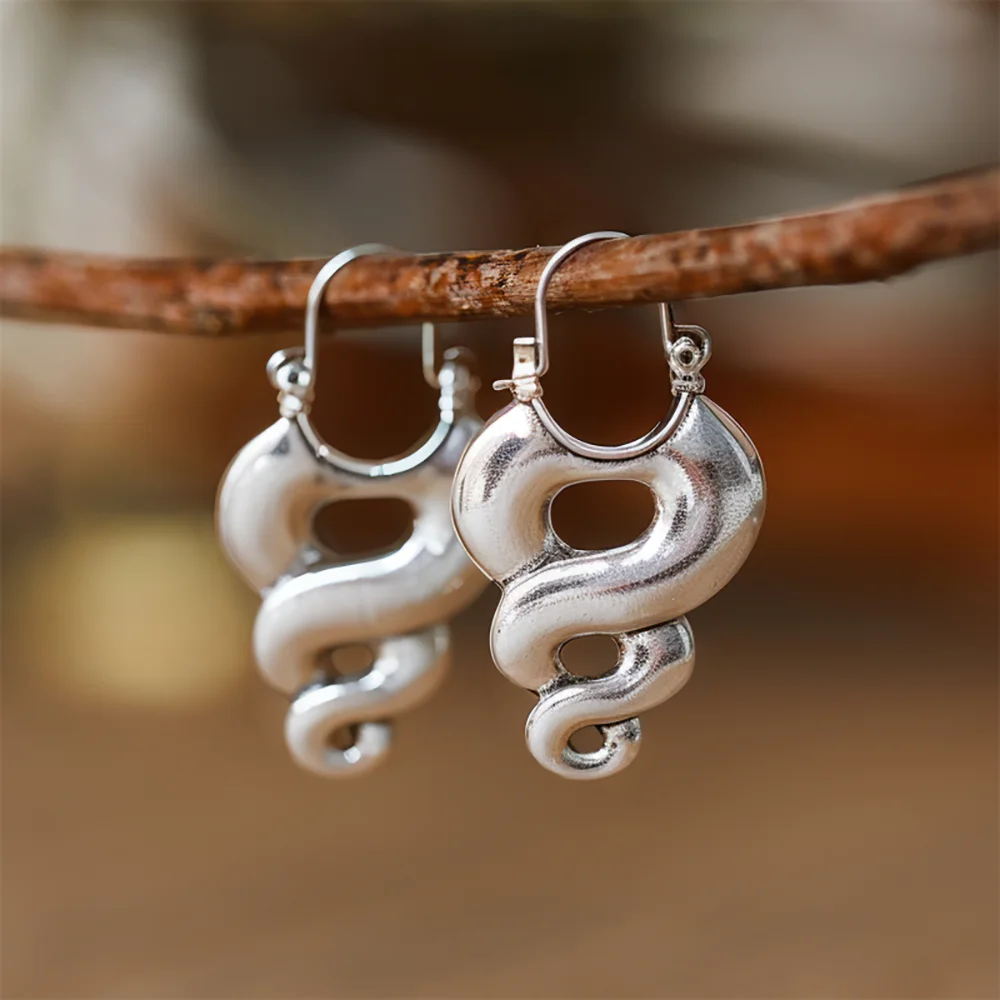 

Geometric Hollow Dangle Earrings for Women Statement Retro Personalized Piercing Eardrop Ladies Accessories Girls Jewelry Gifts