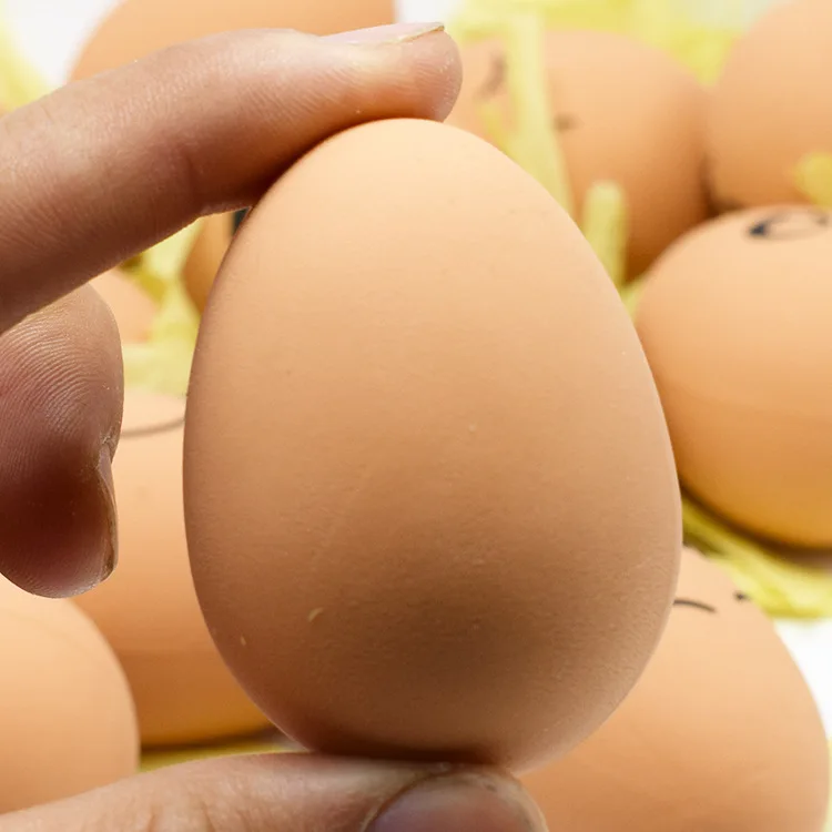 Резиновые яйца. Игрушечный яйца резиновые. Яйца мячик. Много резиновых яиц.