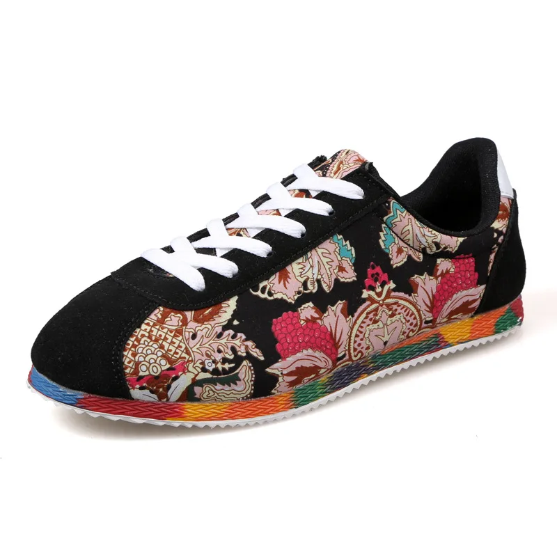 

2022 new Fashion Suede Running Shoes Men Lightwight Hiphop Men's Jogging Shoes Flowers Printing Embroidery Chinese Shoes