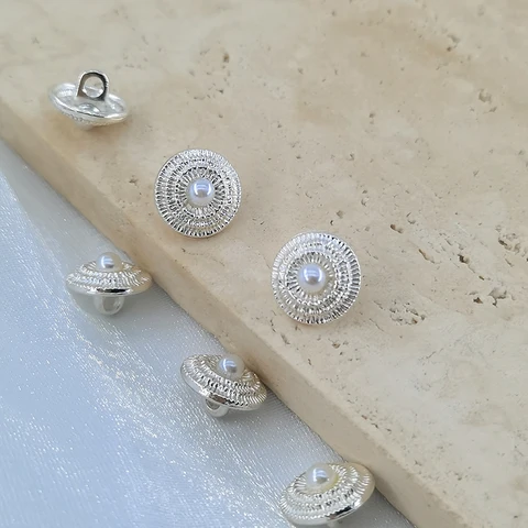 Мини металлические пуговицы серебристого цвета 6 штук