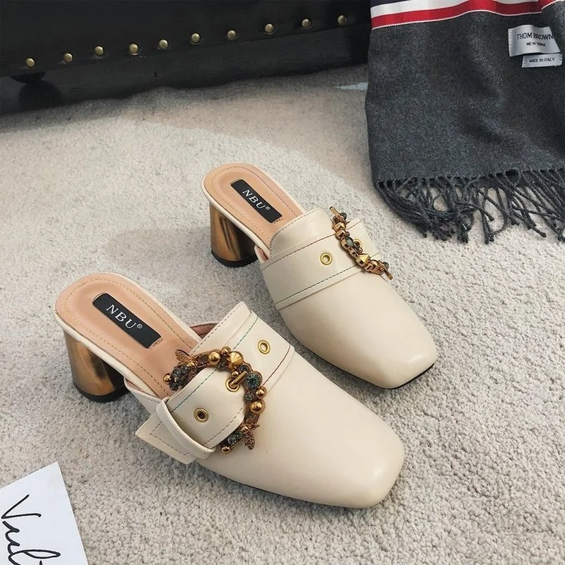 

Sexy slippers women wear spring and summer new Korean version fashion Baotou rhinestone thick heel casual sandals and slippers
