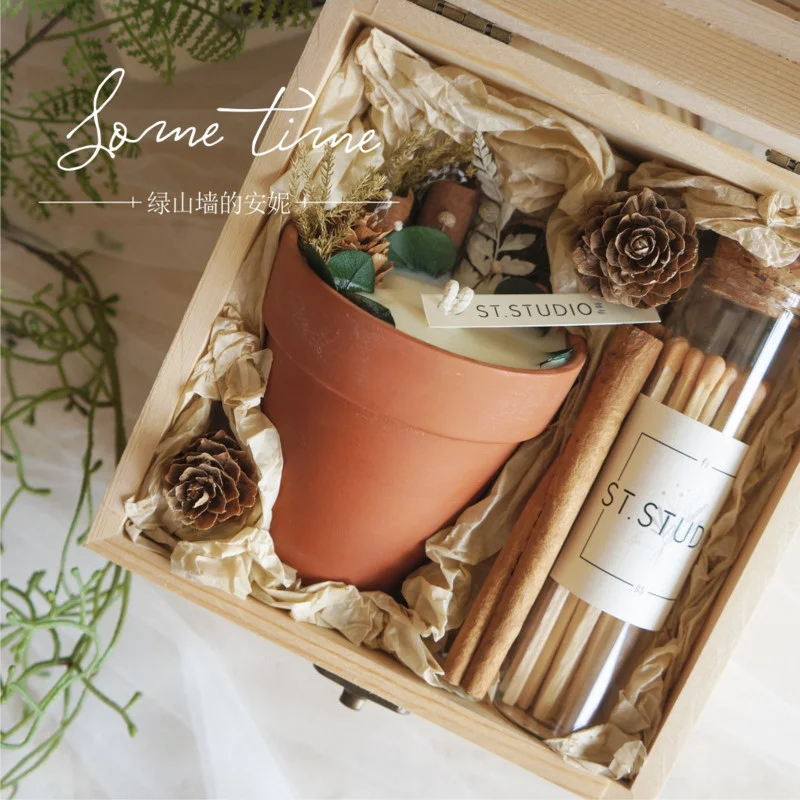 Подарочная Ароматизированная свеча Anne Of Green Gables в коробке - Цена: 1038.45