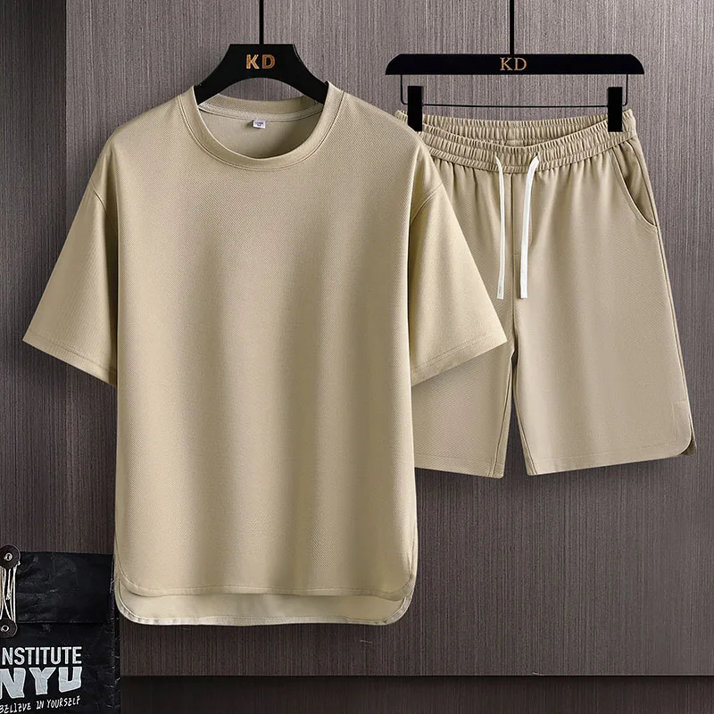 

Новинка лета 2023, модный однотонный повседневный костюм из футболки с коротким рукавом, мужской повседневный свободный удобный высококачественный комплект из двух предметов