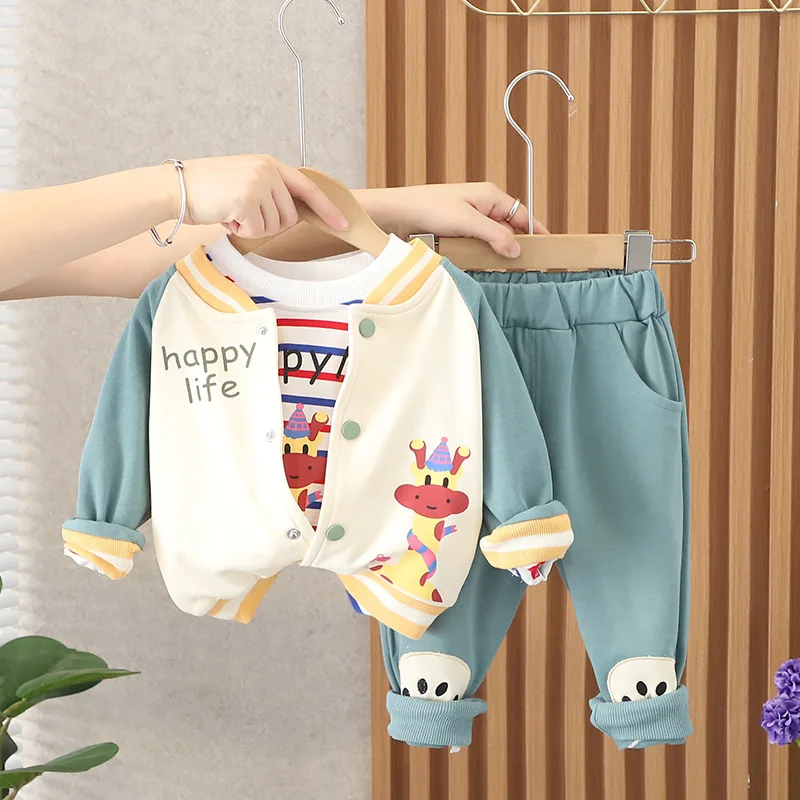 

Новый комплект одежды с милым принтом животных для маленьких мальчиков, модная куртка + свитшот + штаны, комплект из 3 предметов, детский весе...