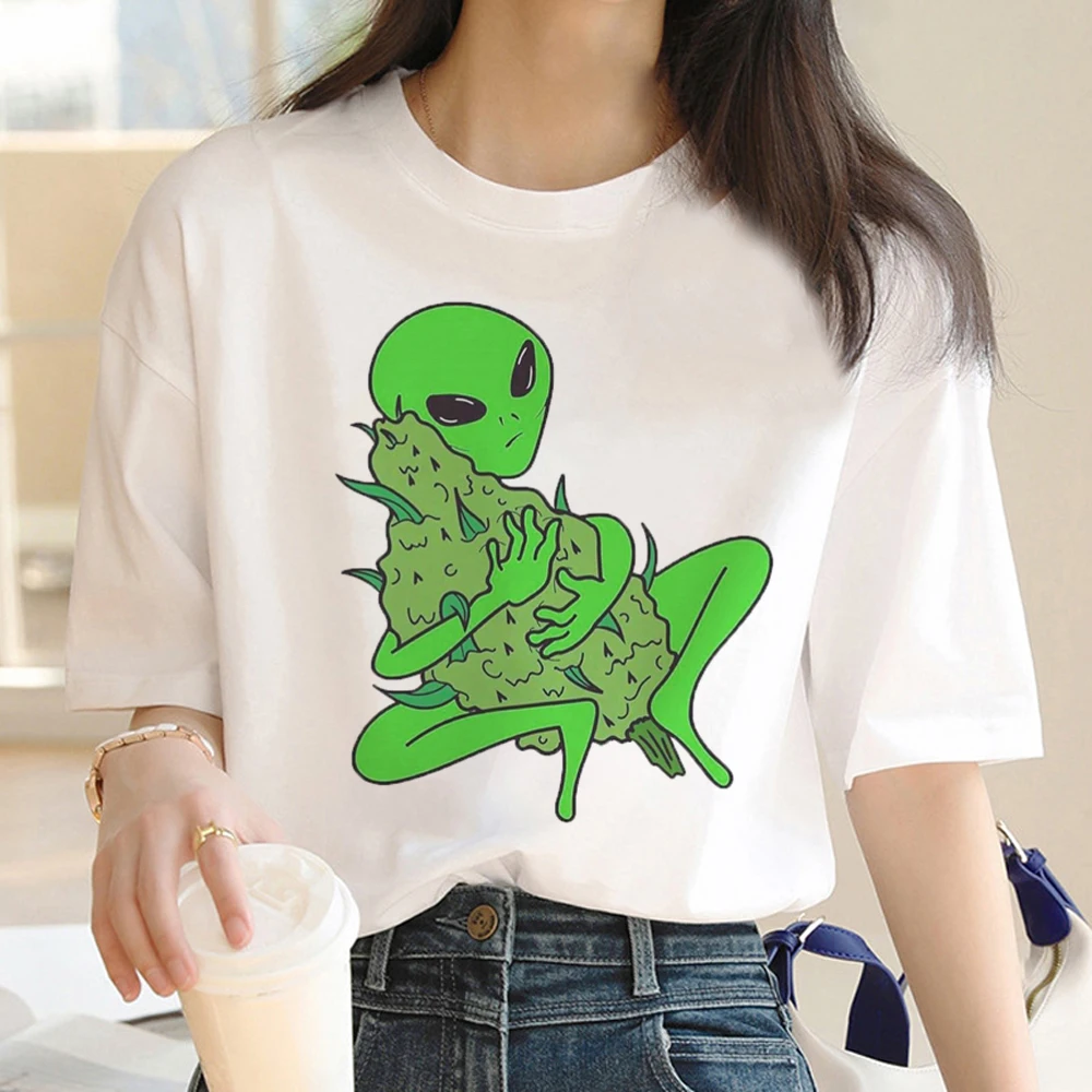 

Футболка женская летняя с принтом манги